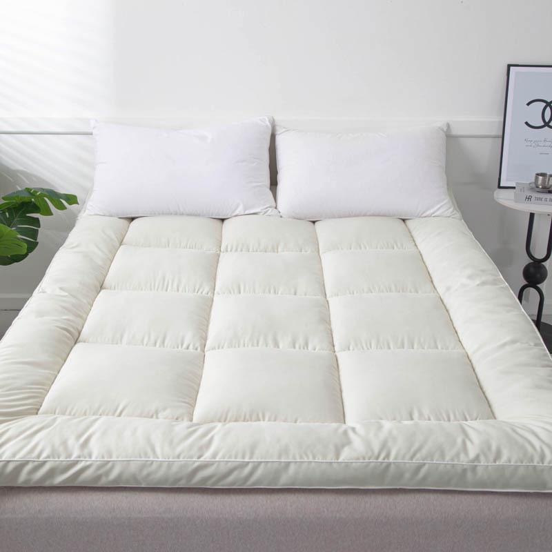 Solid Color Soft Cotton Quilt Mattress Sheet for Full Bed - Skin-Friendly and Ideal for Dorms