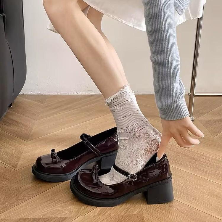 

Женские туфли Мэри Джейн с французским бантом, лето и осень 2025, красивые, универсальные, маленькие кожаные туфли с юбками, милые, темпераментные, одинарные туфли 40 темно-коричневого