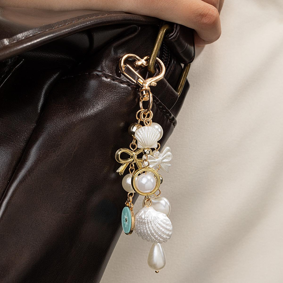 

Fresh Ocean Style Shell & Pearl Keychain Mint Green Oil-Dripping Bow Bag Charm