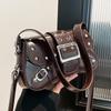 Trend hot-selling locomotive Spice Girl wind rivet design underarm shoulder bag niche design sense commuter versatile messenger bag