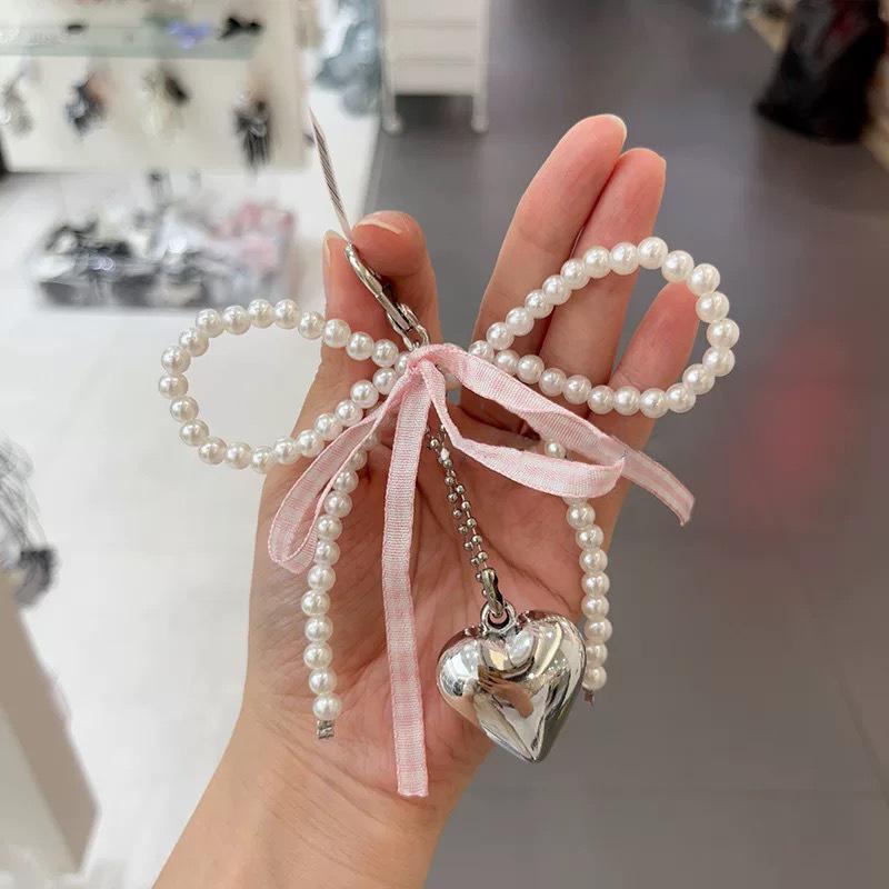 Y2K Sweet Lattice Ribbon Bowknot Pearls Bag Pendant Keychain Charm Heart Beaded Keyring Elegant Key Chain Phone Key Bag Hangings