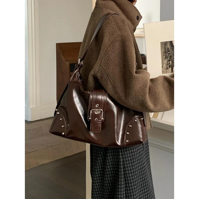 Vintage Versatile Glossy Surface PU Leather Women's Shoulder Bags Fashi Rivets Ladies Underarm Bags Casual Female Handbags