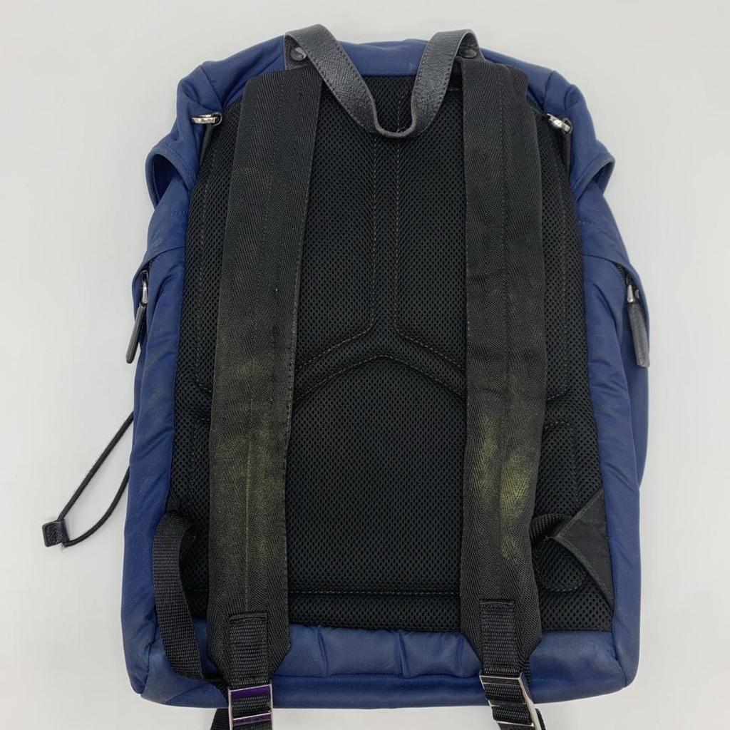 Prada 2VZ135 Stoff Rucksack Reisetasche mit Dreieckslogo Plakette Marine Schwarz Weiß Anhänger Inklusive Aufbewahrungsbeutel