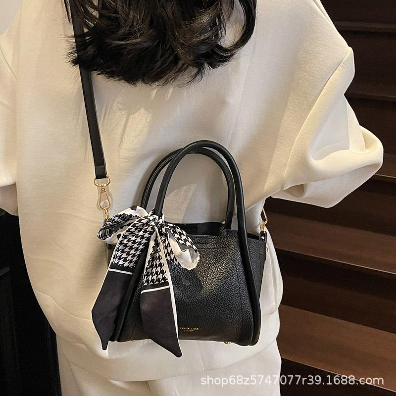 Handbag Women's 2025 New Trendy Fashion Casual Versatile Shoulder Bag Crossbody Bag Bucket Bag