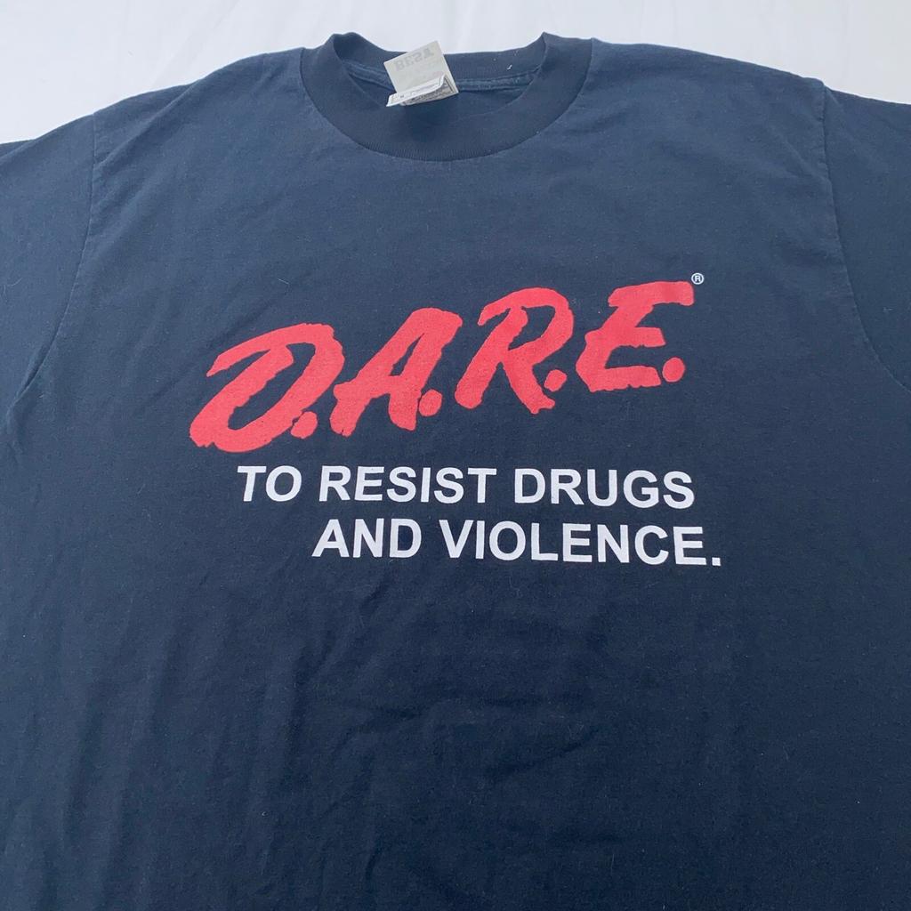 vintage DARE TO RESIST DRUGS AND VIOLENCE T-Shirt M xe