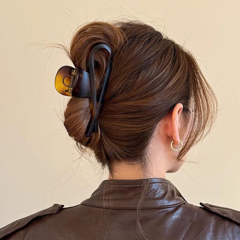 Chic Acrylic Hair Claw Clip