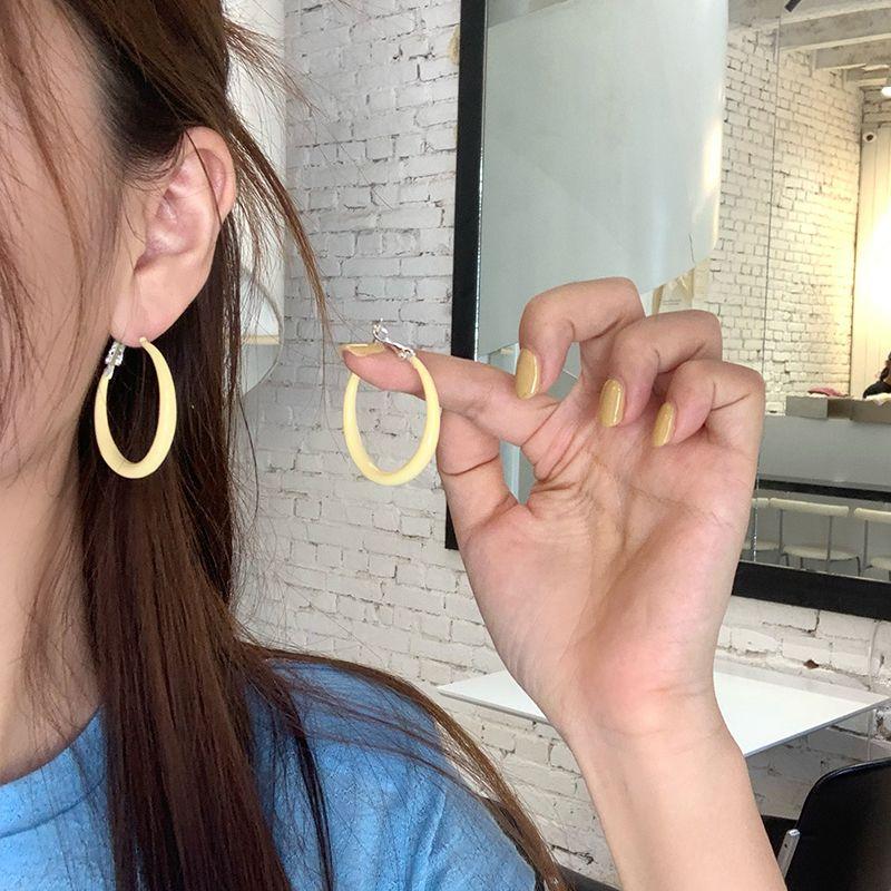 

Летний Дофаминовый Контрастный Цвет Капля Масла Простой Браслет Серьги Женский Доступная Роскошь Фантазийные Элегантные Серьги Серьги-Капли Серьги Клипсы S925 silver needle-cream yellow pair