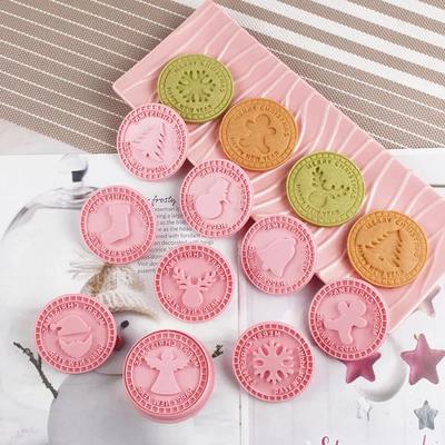 Christmas Can Sauce Sandwich Cookies Mold 3d Plastic Irregular Three-dimensional Cookie Press-type Baking Household Stamp Cutter