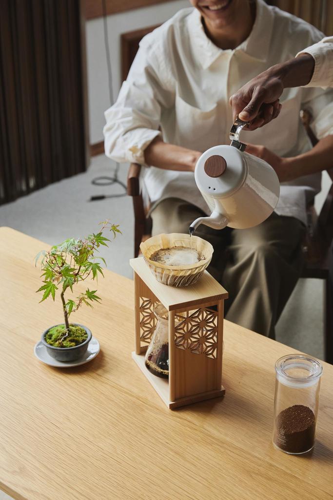 Hario Drip Stand Hemp Leaf Natural 600mL V60 40 Sheets of Serves People Set, Design, Black, Capacity, Dripper, Server, Paper, 1-4 (Natural)