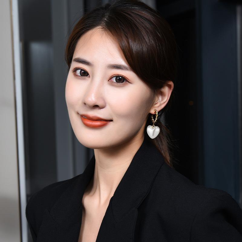 Stylish And Simple Heart Earrings Korean Trend 925 Silver Needle Earrings Women'S Geometric Earrings