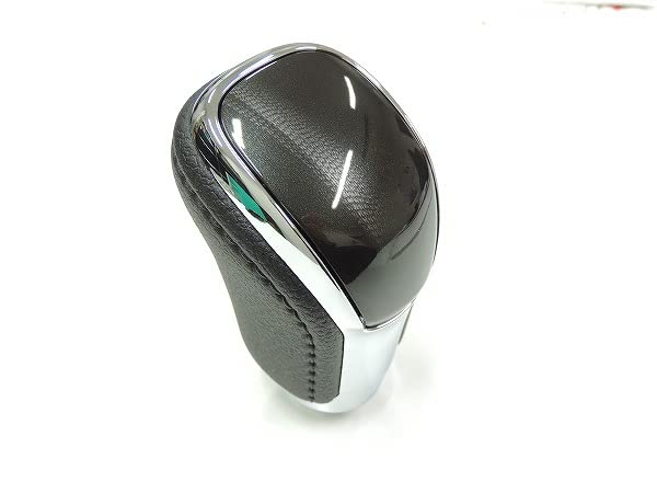 

Оригинальная подлинная черная ручка переключения передач для серии 210 Crown. Совместима с черными кожаными ручками переключения передач с гальваническим покрытием и кожей Athlete. чёрный