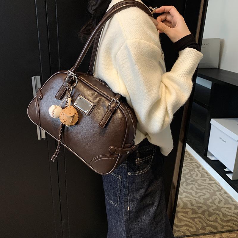 Premium Sense Large Capacity Bowling Handbag Women's 2025 New Fashion Texture Shoulder Bag Hand Bag