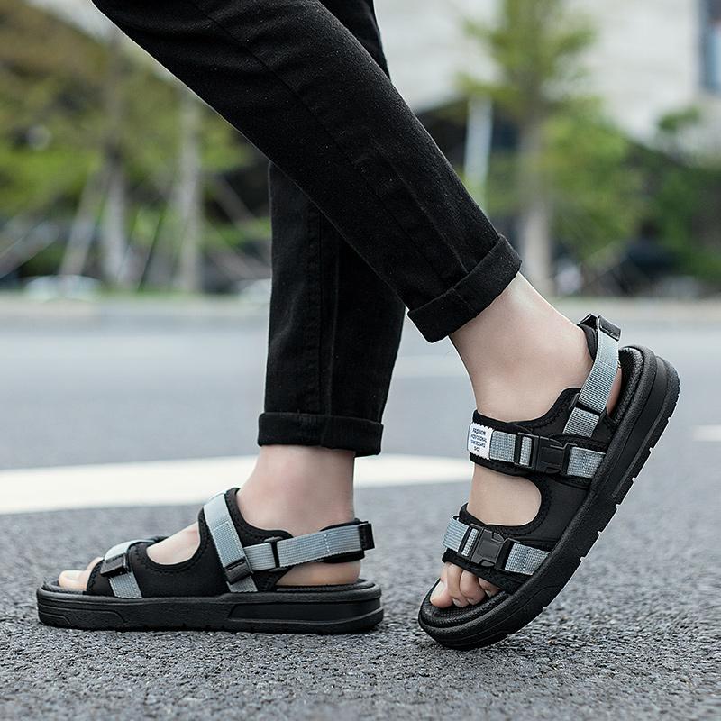 Summer Men's Sandals Comfortable and Lightweight Hook Loop Men Roman Shoes Outdoor Non-Slip Beach Sandals Flip Flop Sandals