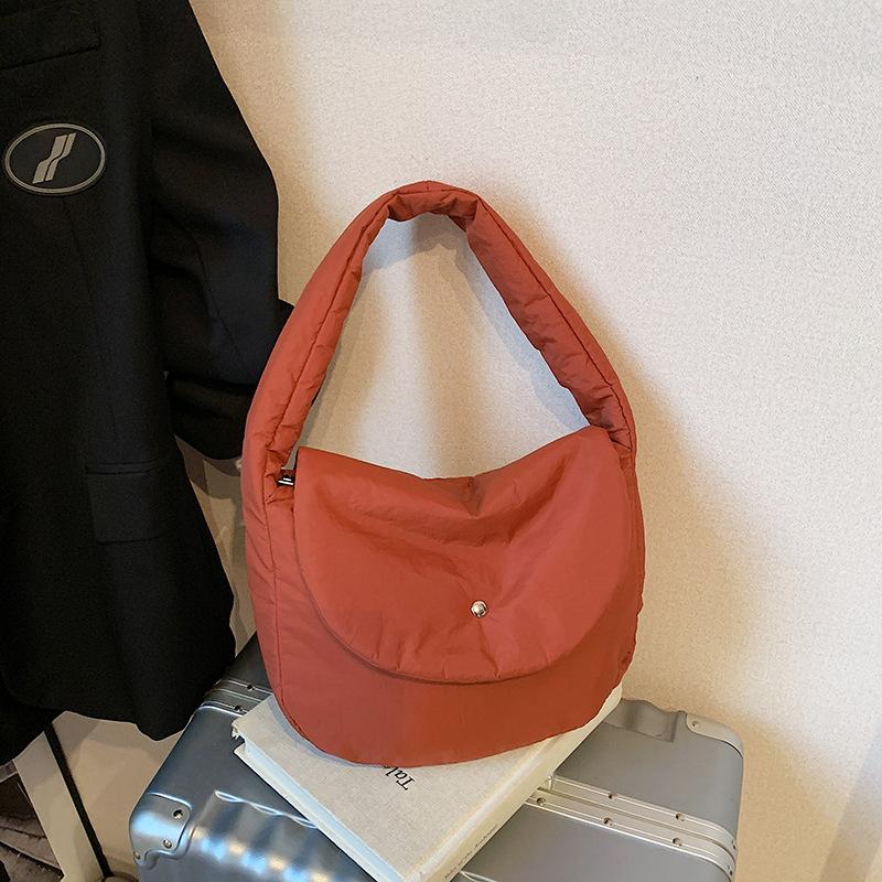 

Autumn and winter new Korean version of the armpit bag women s casual versatile simple fashion large capacity ins wind commuter shoulder bag коричневый