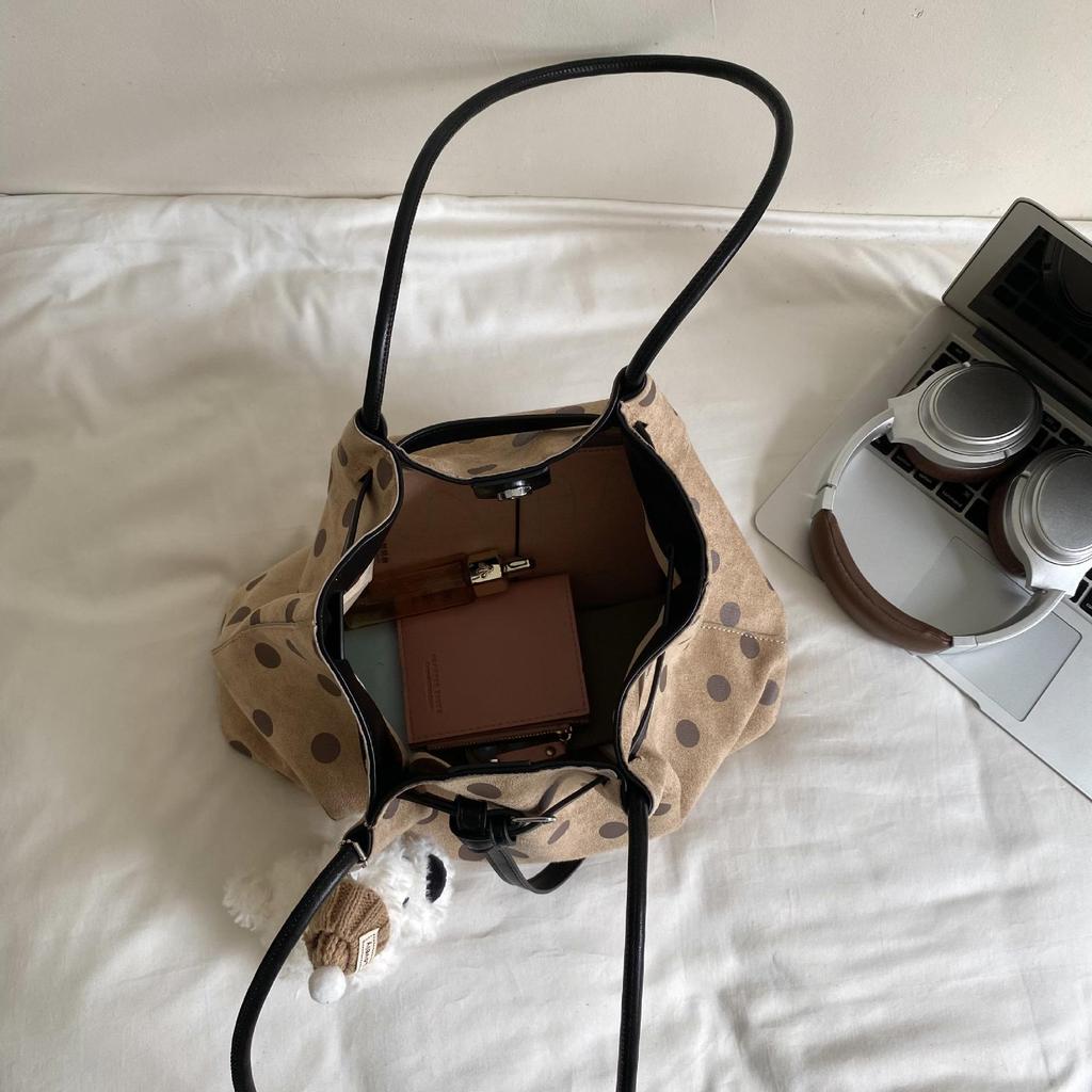 Borsa Tote a Pois Stile Coreano: Borsa Versatile Autunno 2026 da Donna, Portatile, a Spalla e a Tracolla per un Pendolarismo alla Moda