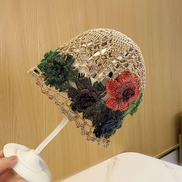 Handgehäkelter Turban im japanischen Stil für Damen Elegant Mode 3D Bunte Blume Schlupfmütze Sommer Hohl Atmungsaktive Kappe