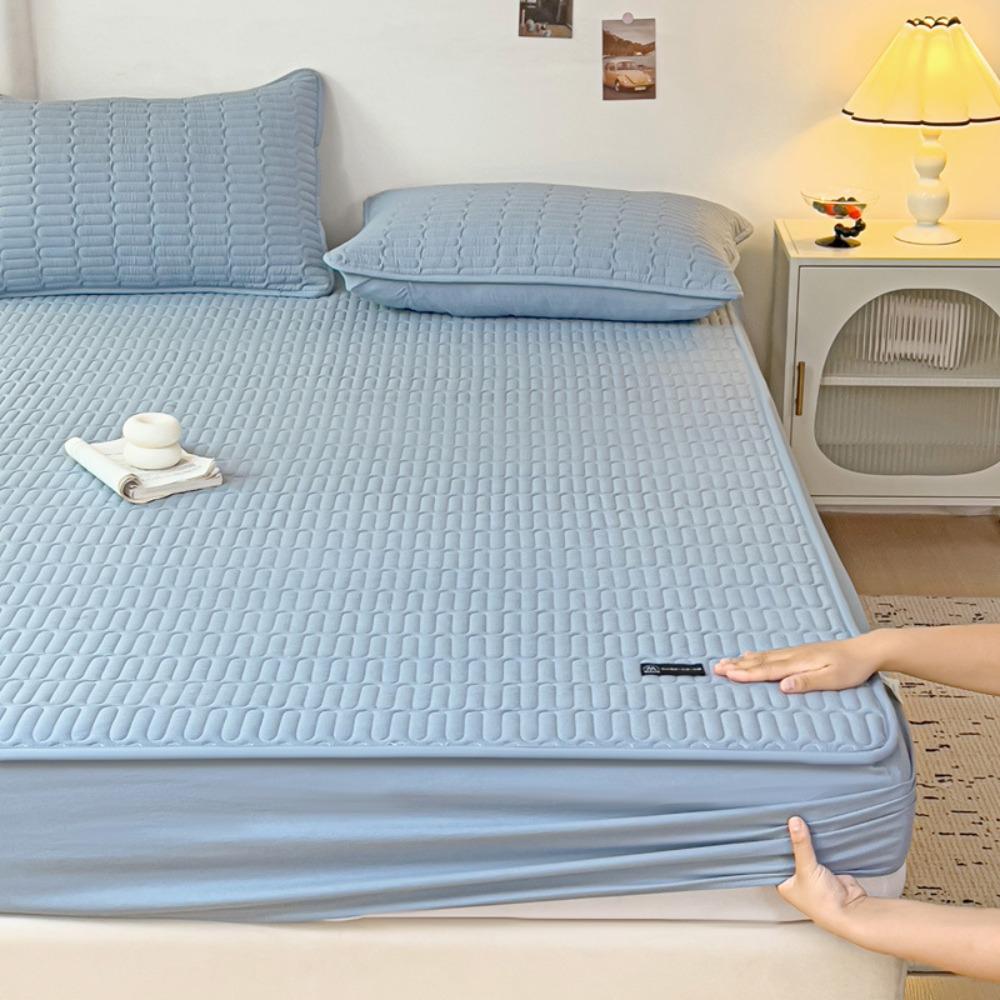 

Breathable Anti-Slip Mattress Cover Dust Proof Bedding Cover For All Seasons 150*200cm