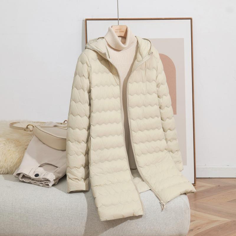 2025 Herbst/Winter Mittellange Kapuzen-Daunenjacke mit Wellenmuster - Leichte Koreanischer Stil Locker-Schlankmachende Oberbekleidung für Mütter