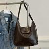 Vintage underarm tote bag female college student class commuter shoulder bag 2025 autumn and winter niche casual women's bag black