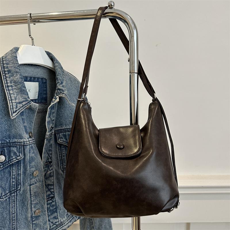 Vintage underarm tote bag female college student class commuter shoulder bag 2025 autumn and winter niche casual women's bag black