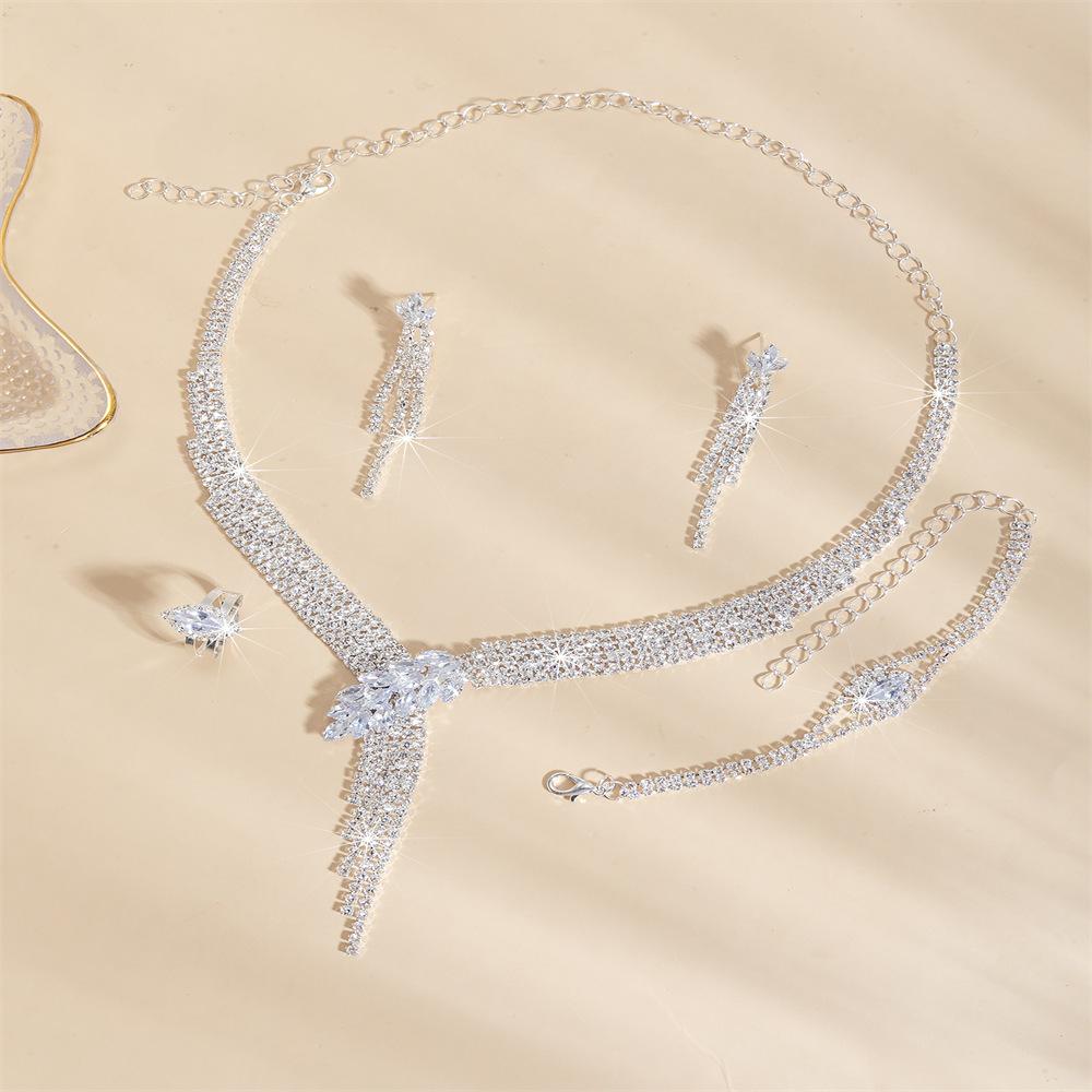 

European And American Multi-Layer Horse Eye Fringed Rhinestone Necklace Jewelry Set, Bridal Wedding Women S Wedding Accessories серебряный