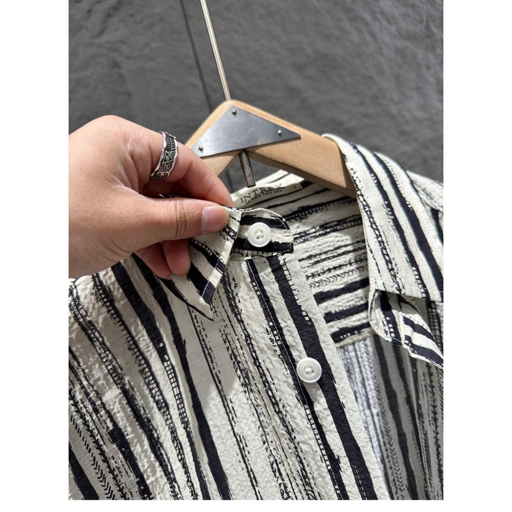 Summer New Striped Shirt Short-sleeved Men's Fashion Trend Versatile and Personalized Button Cardigan Men's Clothing