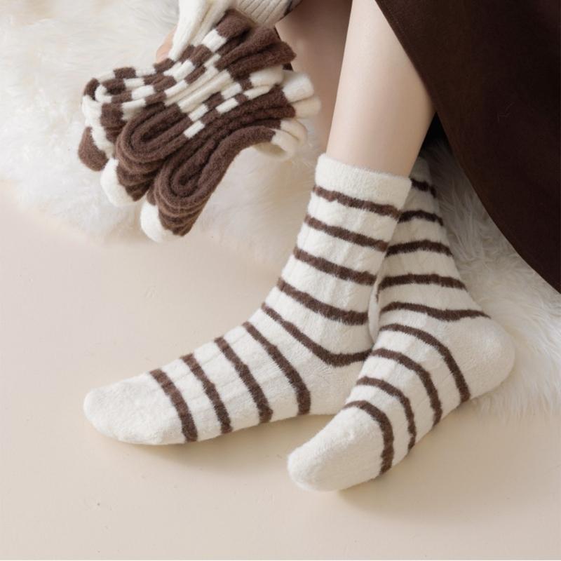 Women Twist Jacquard Fuzzy Plush Socks Winter Warm Color Block Striped Fleece Sleep Socks Thermal Floor Slipper Socks