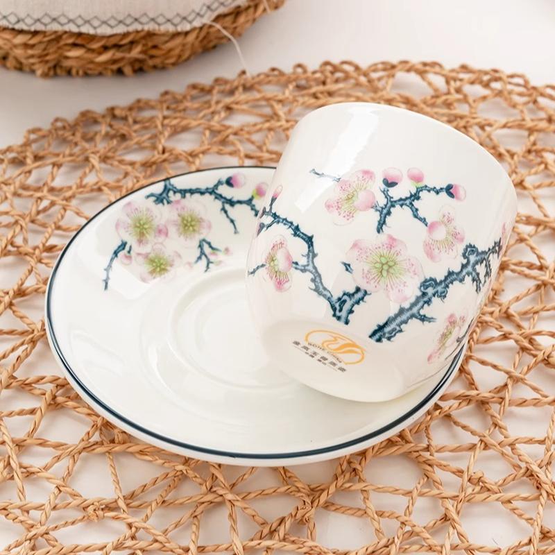 Kávový šálek s podšálkem z jemného kostního porcelánu s motivem kvetoucí švestky 300ml, barevné květiny, porcelánový čajový šálek s podšálkem