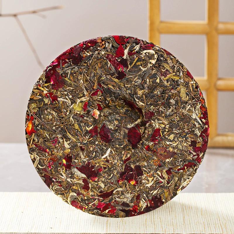 Premium Yunnan Tea Tree King Raw Pu'er Tea with Red Rose Tea 357g Tea Cake