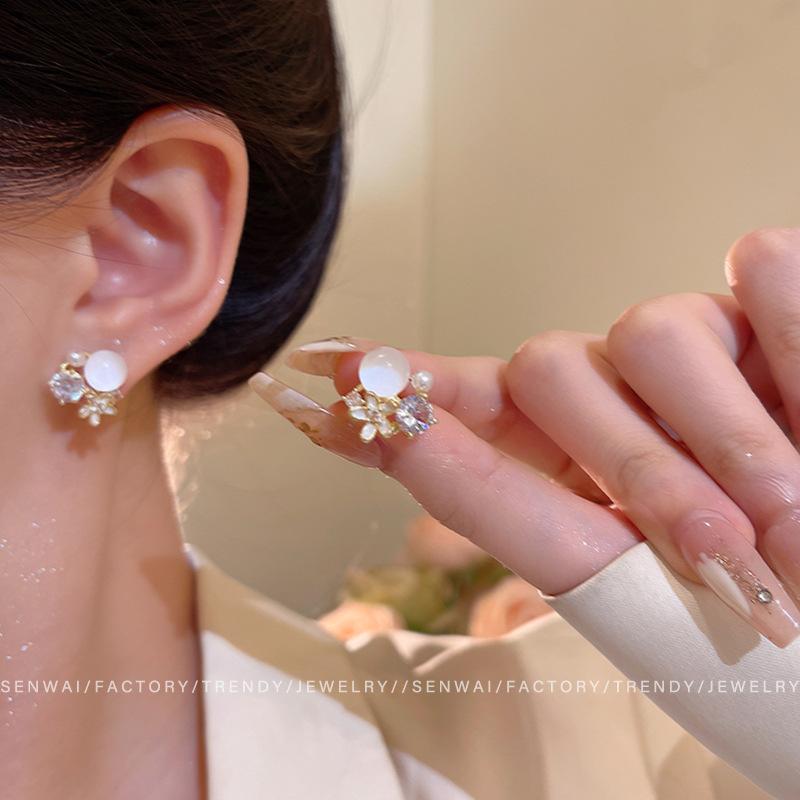 Micro zircon pearl flower earrings female design stud earrings Internet celebrity earrings