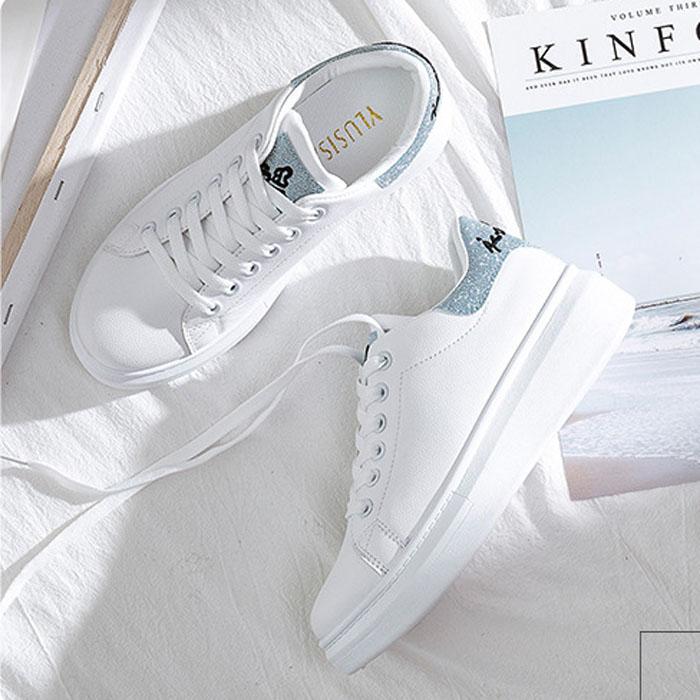 Nové malé bílé boty Dámské prodyšné jarní a podzimní univerzální skate boty Studentské kožené dámské ploché sportovní boty