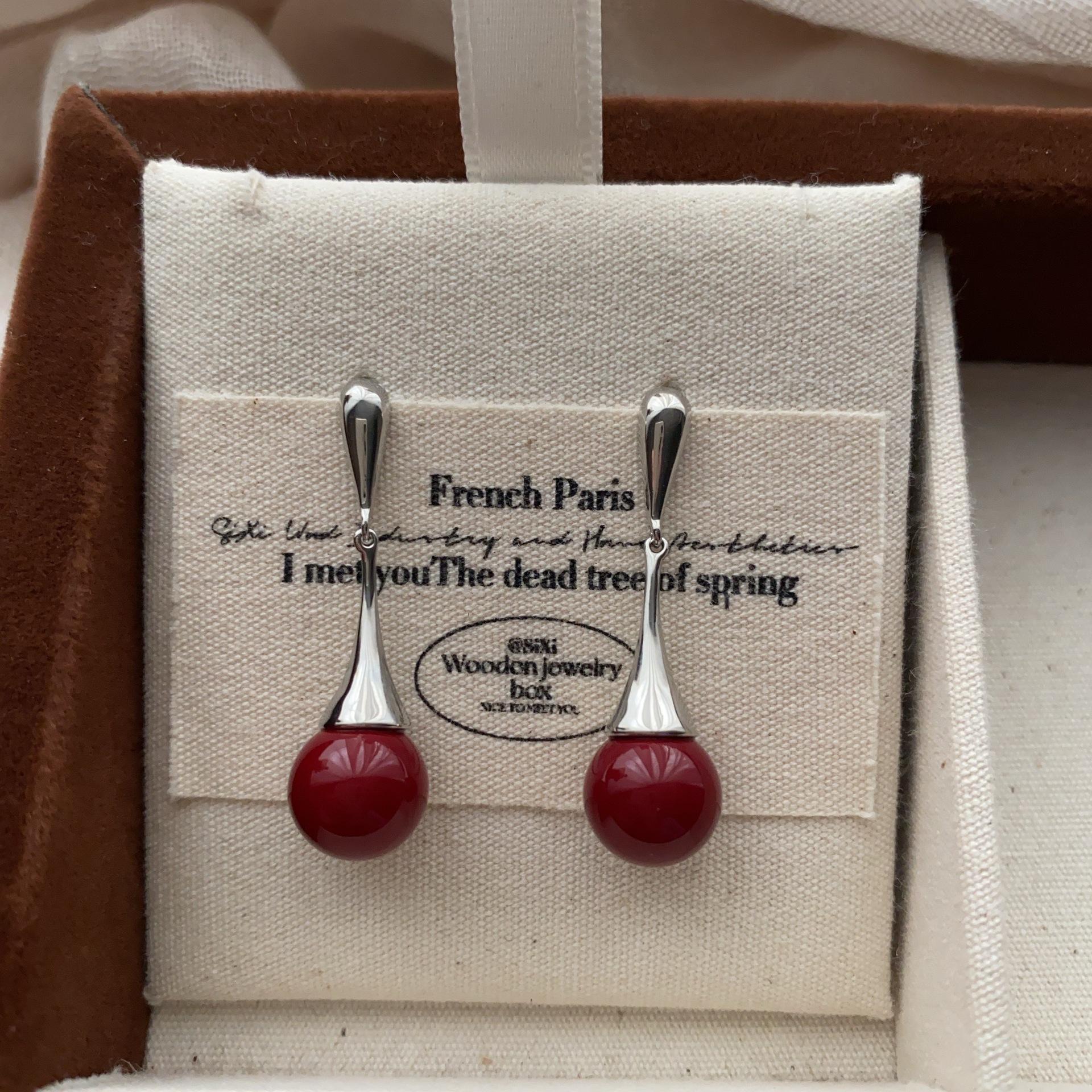 

Niche water drop pearl earrings, earrings, smart and simple personality, exquisite and elegant, fashionable commuting, versatile earrings, earrings.