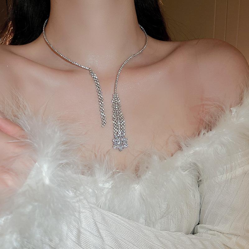 Elegant Irregular Pearl Necklace - Versatile Clavicle Chain for Women, High-End European and American Fashion Jewelry