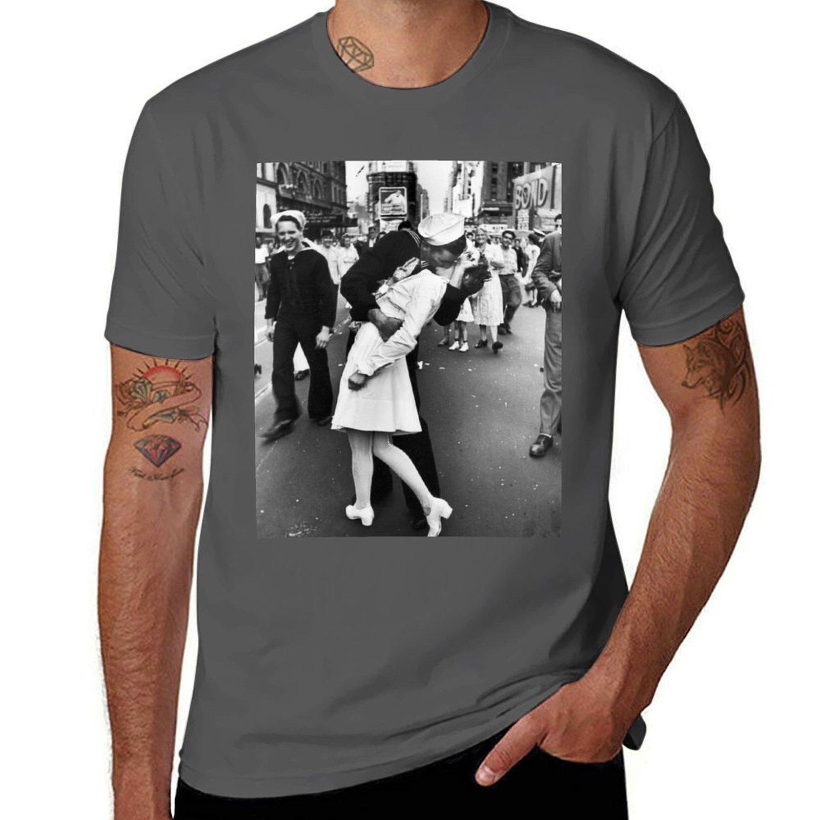 

Times Square VJDay Kiss TShirt Soft Durable Cotton TShirt 4XL