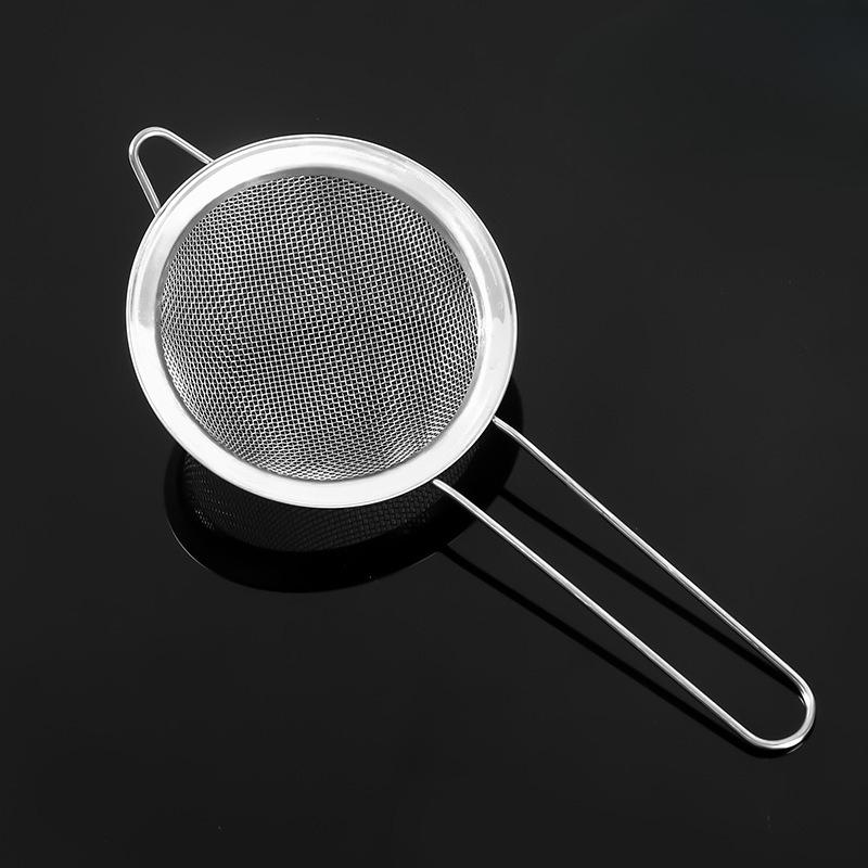 A Strainer, A Household Kitchen Strainer, A Filter Screen, Stainless Steel, for Scooping Dumplings, Juice and Soy Milk, An Oil Filter Screen