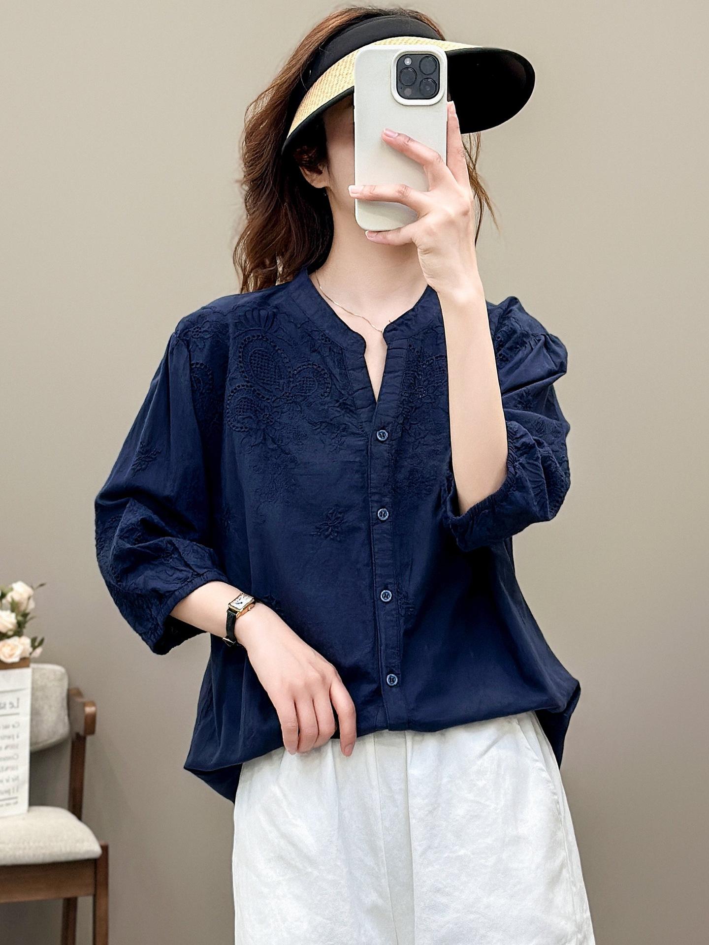 

Літня нова ретро бавовняна сорочка з вишивкою для жінок вільна та тонка з маленьким V-подібним вирізом та рукавом три чверті для жінок 2XL Темно-синій