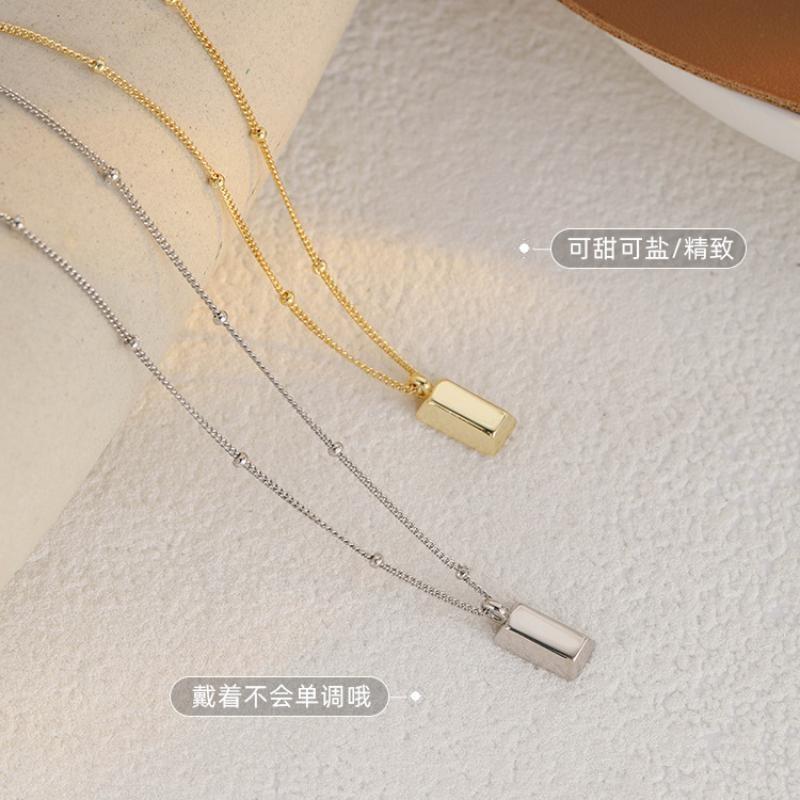 Necklace Female High-end Niche Design Feeling Light Luxury Gold Brick Temperament Collarbone Chain Neck Chain with A Variety of Personality