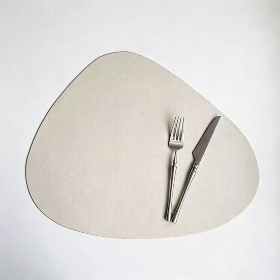 Faux Leather Placemats Waterproof & Heat Resistant Table Pads Washable Double-Sided Coasters for Indoor Outdoor Dining