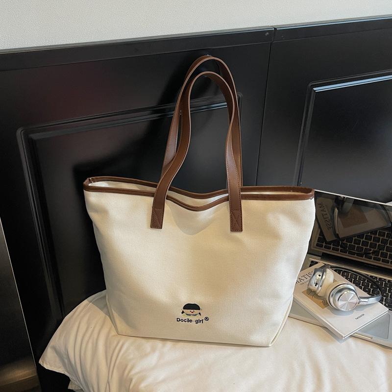 Tote Bag Women 2025 New Handbag Bear Embroidered Canvas Bag Large Capacity Class Commuter Shoulder Bag