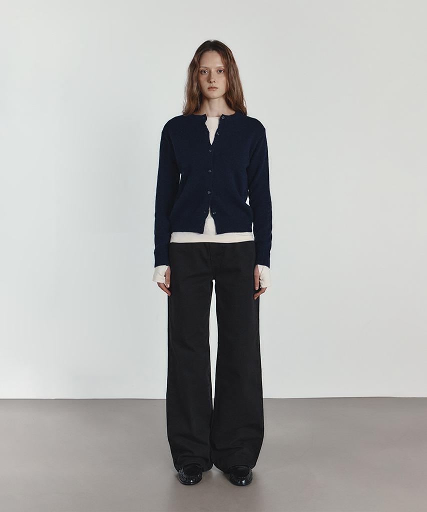 Isibchilwai Wool Round Neck Knit Cardigan (Navy)