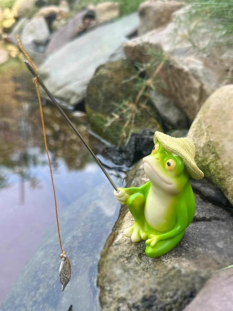 Venkovní zahradní pryskyřičná žába rybařící ozdoba - Dekorace pro jezírko a skalku