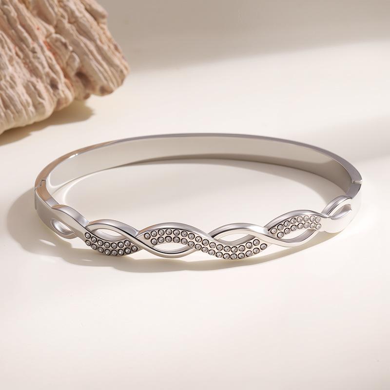 Titanium Steel Wave Pattern Buckle Women s High-end Cross Bracelet Bracelet 17CM
