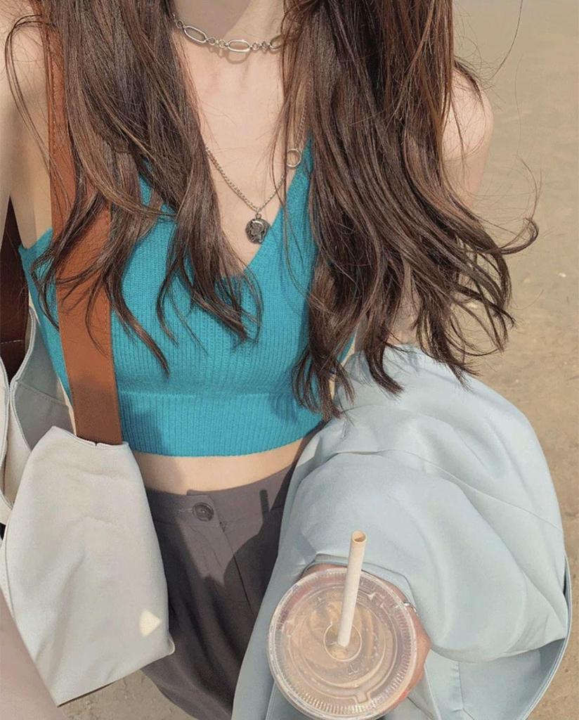 Summer Trend Halter Neck Knitted Vest: Sexy Sleeveless Vacation Top for Women