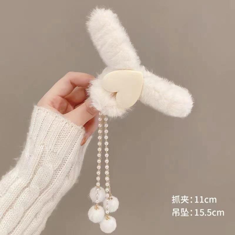 Winter Love Heart Plush Claw Clip Temperamental Tassel Hair Clip Fashion Girls Hair Accessories Clip
