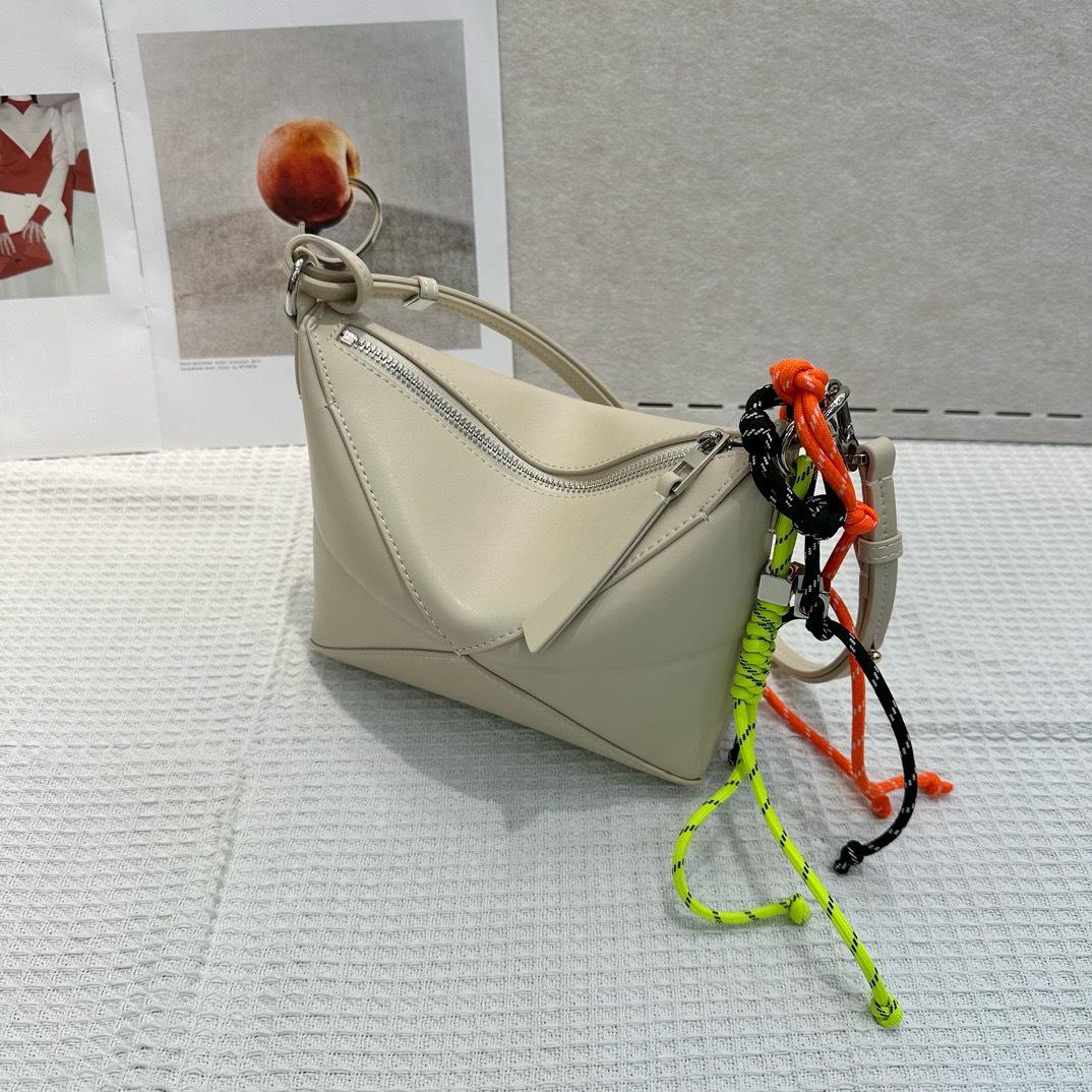 Luojia 2024 Французская роскошная кожаная сумка-мессенджер и сумка через плечо Without logo грязно-белый