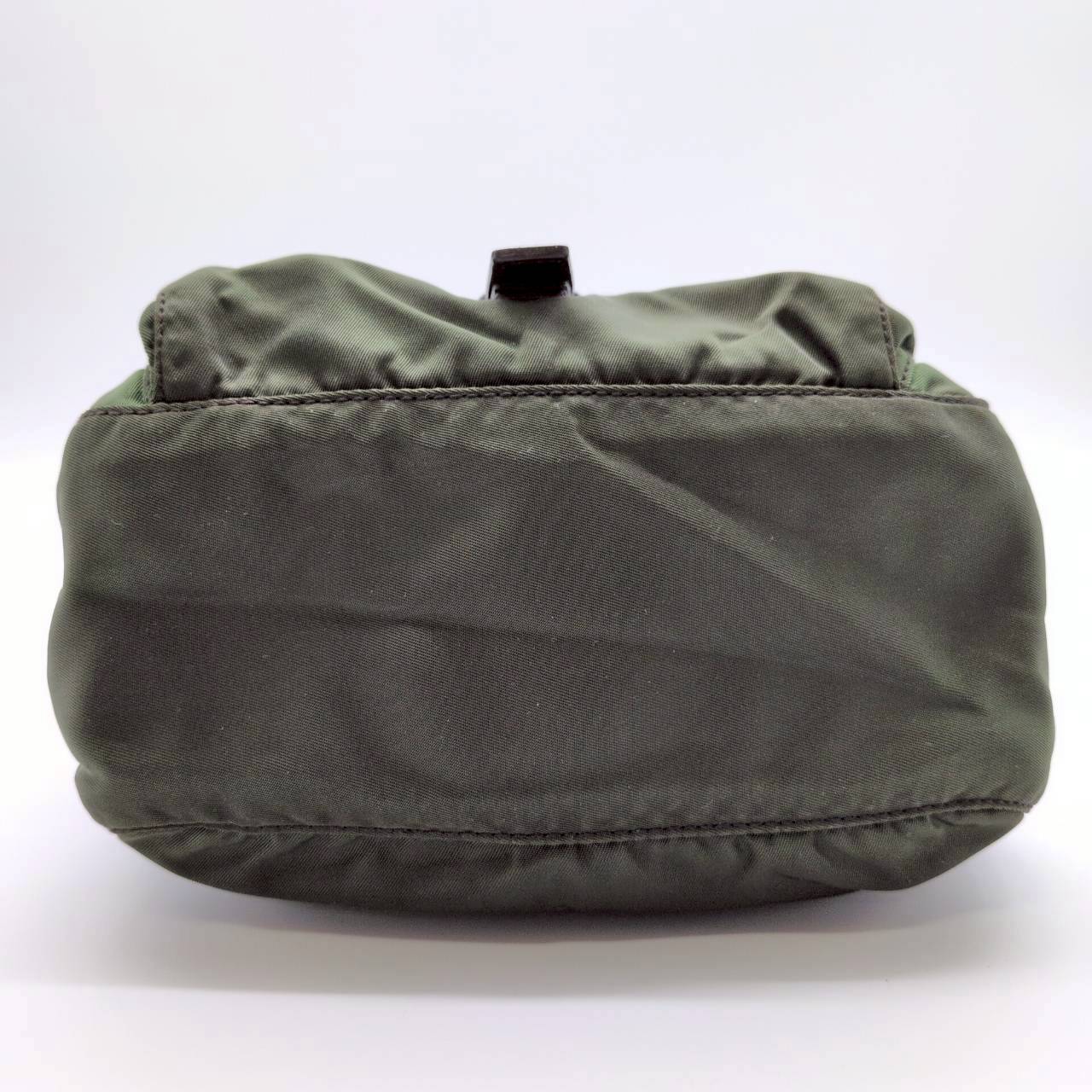 

PRADA Tessuto Nylon Shoulder Messenger Bag Crossbody Khaki Dark Green Triangle Logo Plate