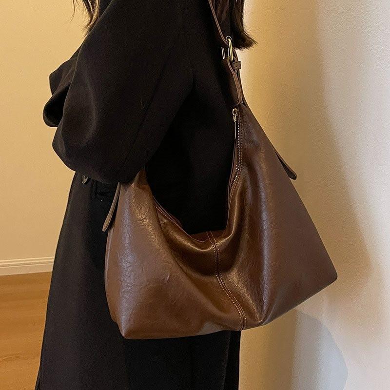 Chic Retro Fashionable Shoulder Bag In Black Mud Brown And Coffee For Stylish Daily Use