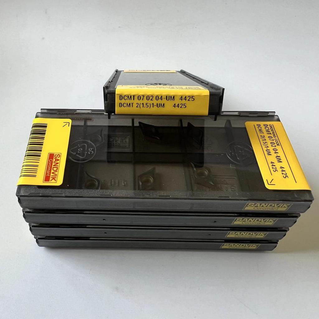 Original Sandvik / DCMT070204-UM 4425 /CNC lathe carbide blade tool 10 Pcs