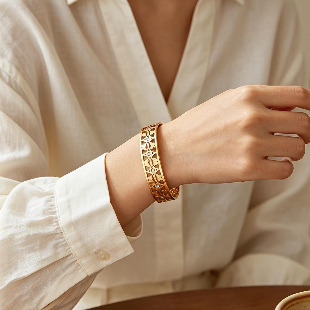 1item18K Gold-plated stainless steel luxury butterfly bracelet decorated with butterfly patterns and synthetic zircon, suitable for women to wear,