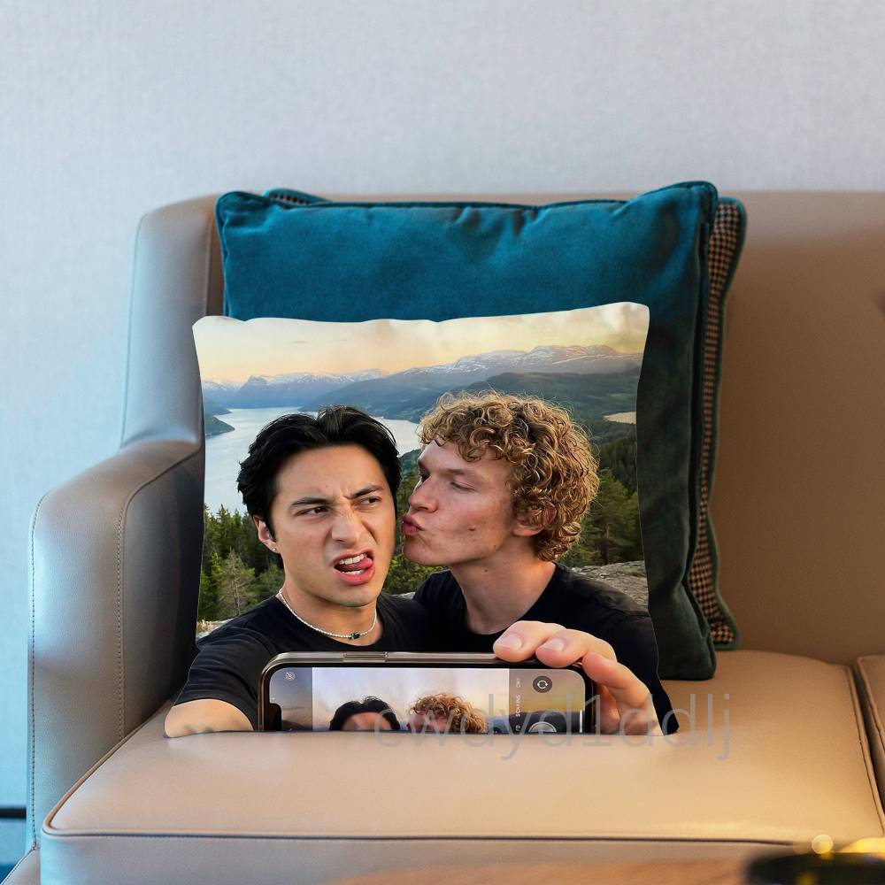 

HHeated Rivalry Popular Pillow Case Short Plush Sofa Decorative Gift Home Doublesided Printing Cushio 30x30cm